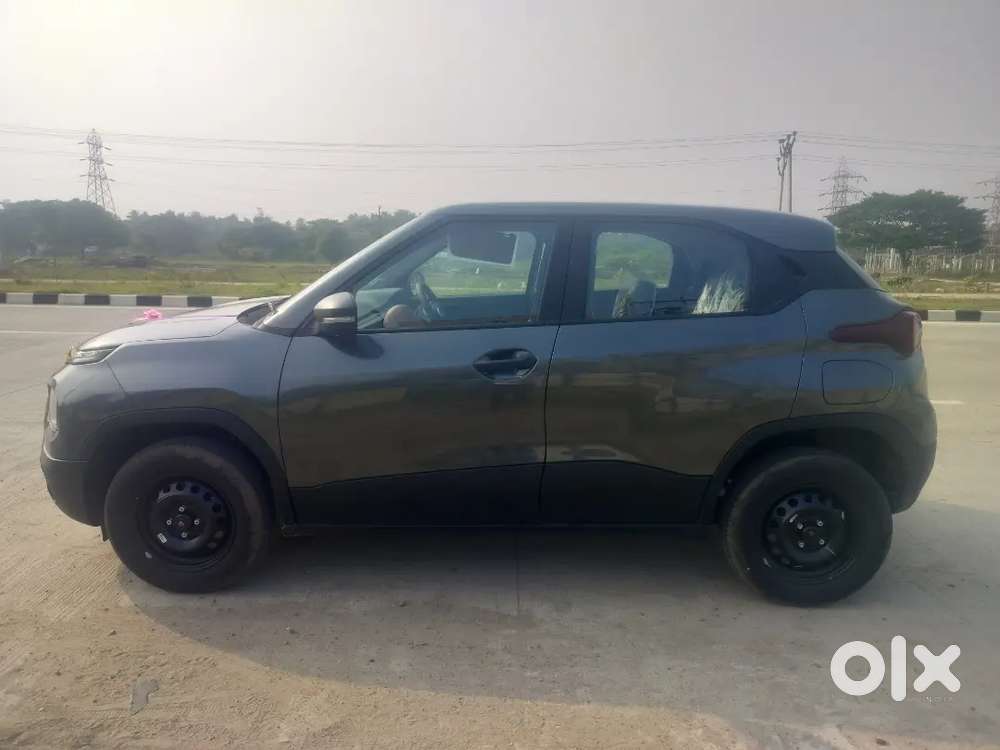 Tata Punch 2025 Petrol 1300 Km Driven