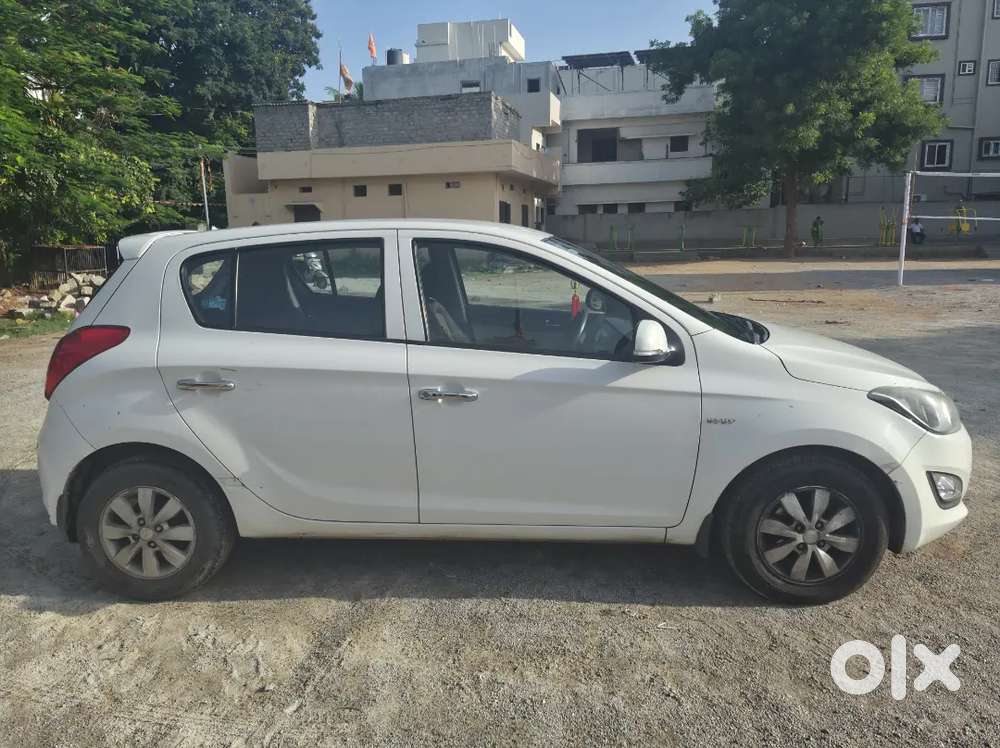 Hyundai I20 Asta Petrol Manual 2012