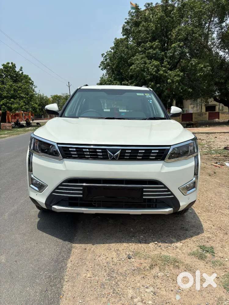 Mahindra Xuv300 2023 Petrol 17324 Km Driven