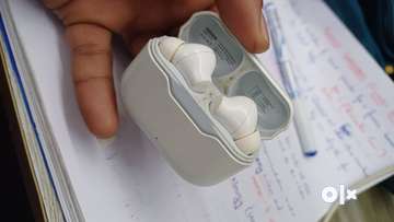 Distorted sound airpods hot sale