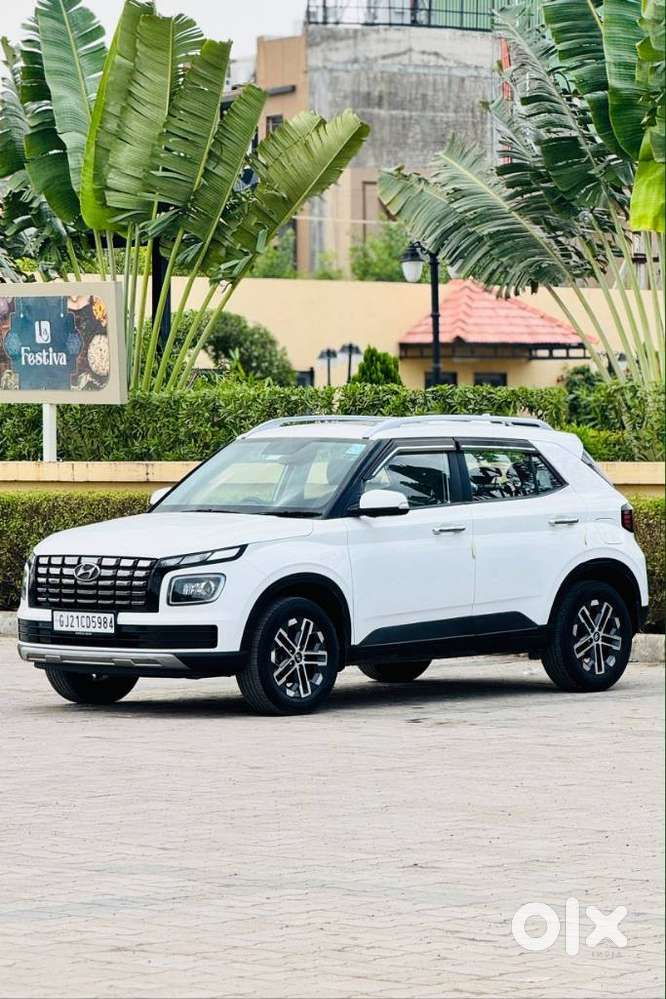 Hyundai Venue, 2023, Petrol