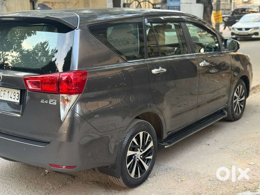 Toyota Innova Crysta 2.8 Zx At 7 Seater, 2021, Diesel