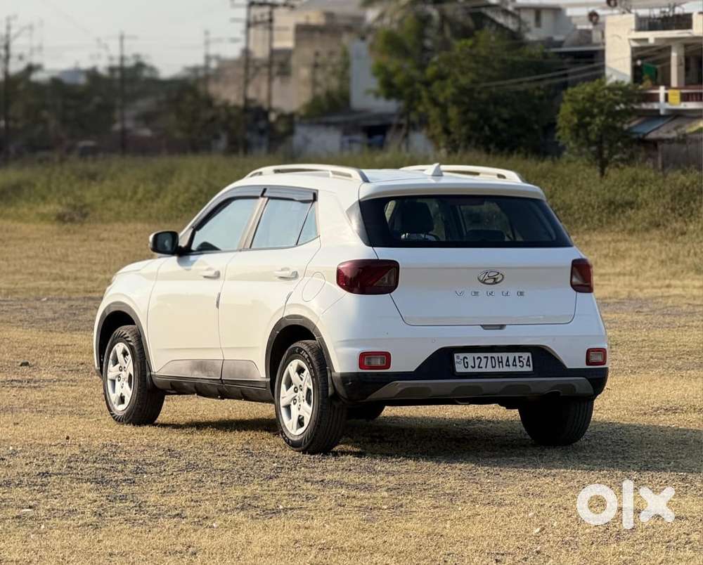 Hyundai Venue 1.2 S Plus, 2020, Petrol