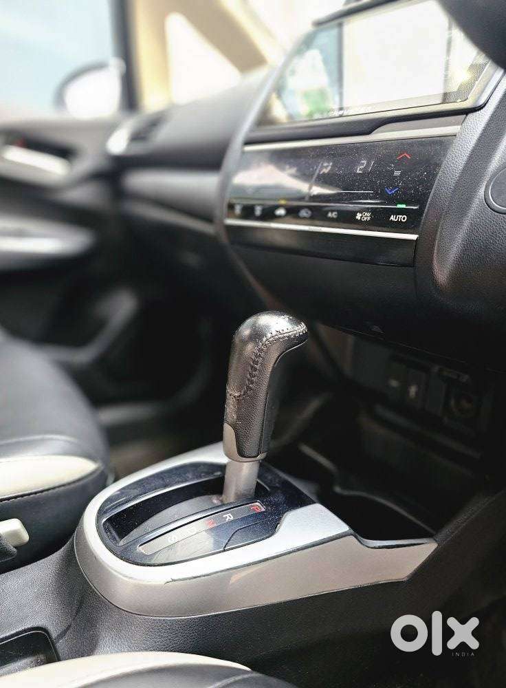 Honda Jazz V Cvt, 2015, Petrol
