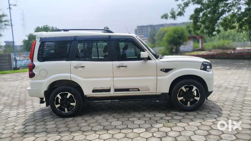 Mahindra Scorpio 
S11
2023 Model 
Manual 
Diesel 
65,000 Km Driven
