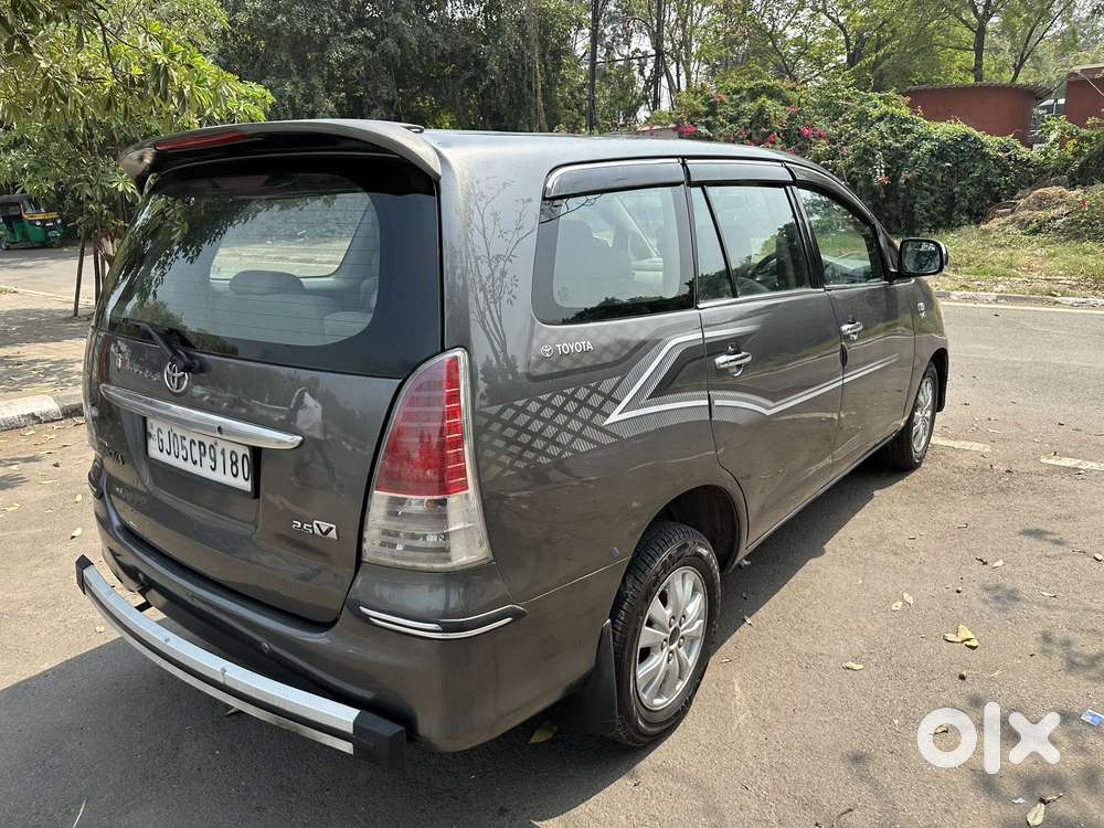 Toyota Innova 2.5 Vx 8 Str Bs-iii, 2010, Diesel