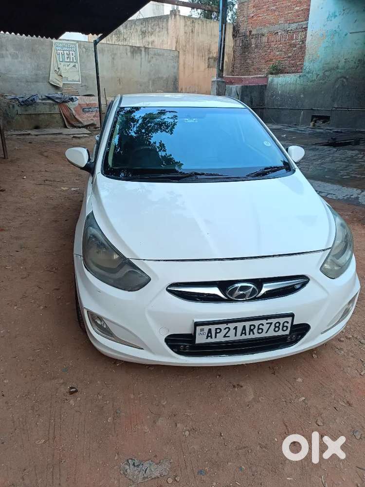 Hyundai Fluidic Verna