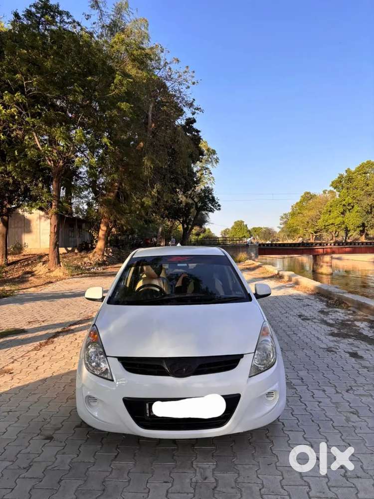 Hyundai I20 2011 Petrol Cng  80000 Km Driven