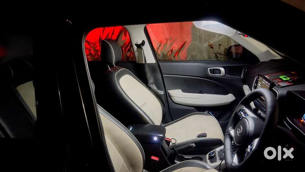 Hyundai Venue 2023 Petrol Well Maintained