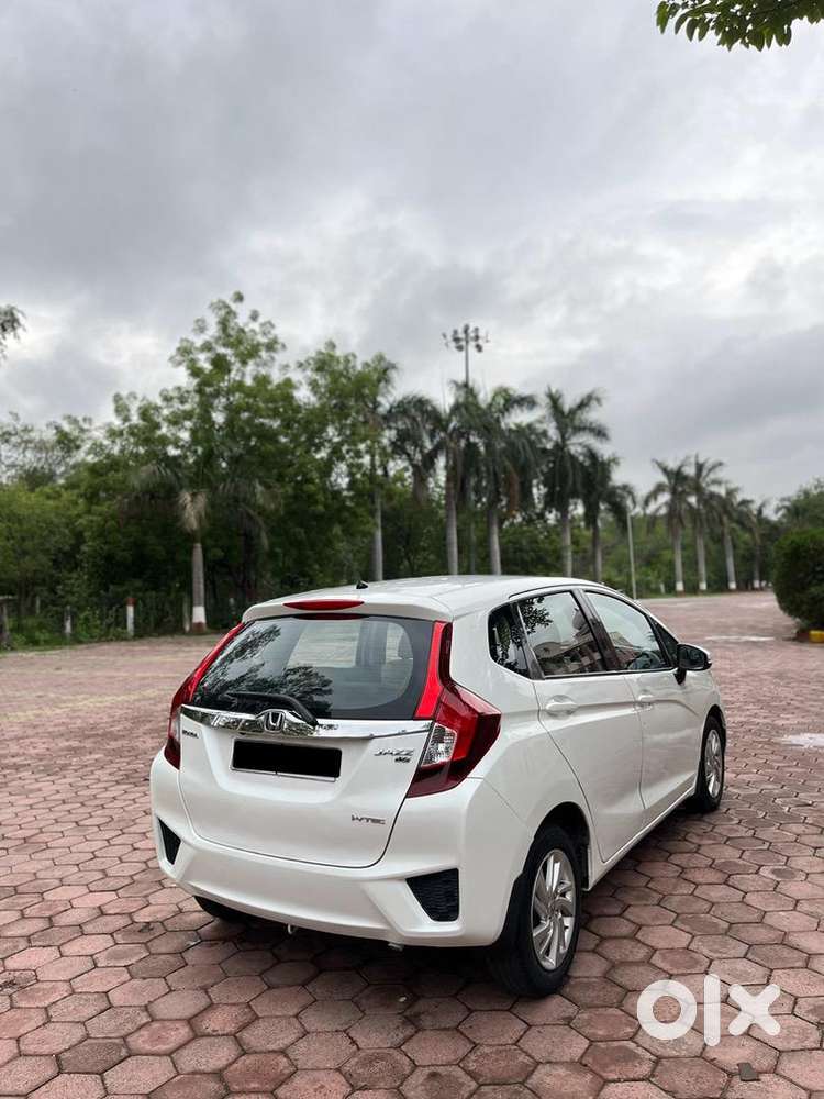 Honda Jazz I-vtec 2017 Single Owner Petrol