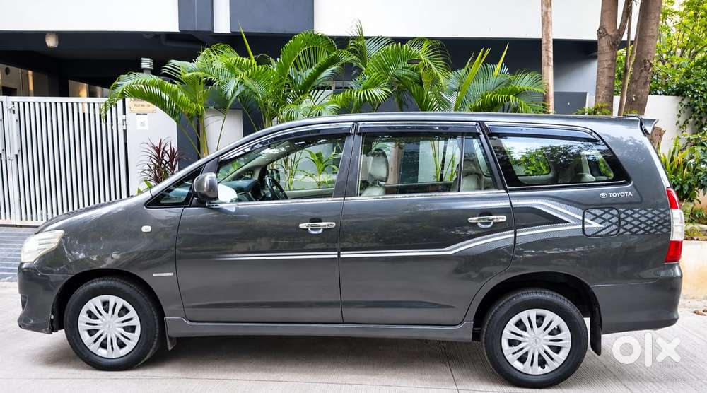 Toyota Innova 2.5 G (diesel) 8 Seater, 2012, Diesel