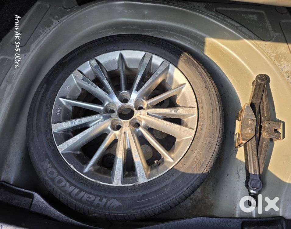 Toyota Corolla Altis 2010-2013 Gl, 2015, Petrol