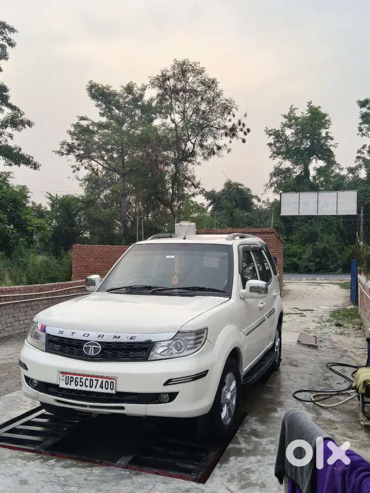 Tata Safari Storme 2016