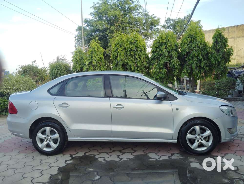 Skoda Rapid 2013-2016 1.5 Tdi At Ambition With Alloy Wheel, 2015, Di..