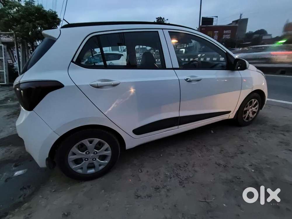 Hyundai Grand I10 2016 Petrol Well Maintained