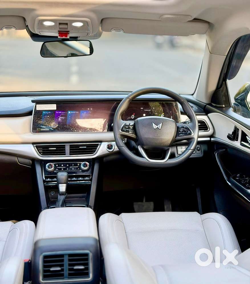 Mahindra Xuv700 2.2 Ax 7 Diesel At Luxury Pack Str, 2025, Diesel