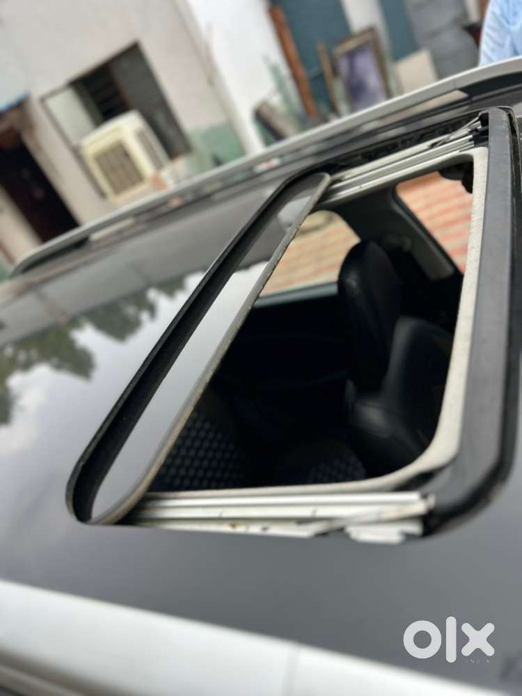 2025 Maruti Brezza Zxi 1.5 Km Driven8400