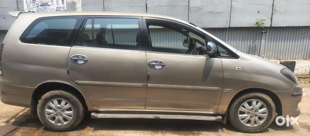 Toyota Innova 2004-2011 2.5 V Diesel 8-seater, 2010, Diesel