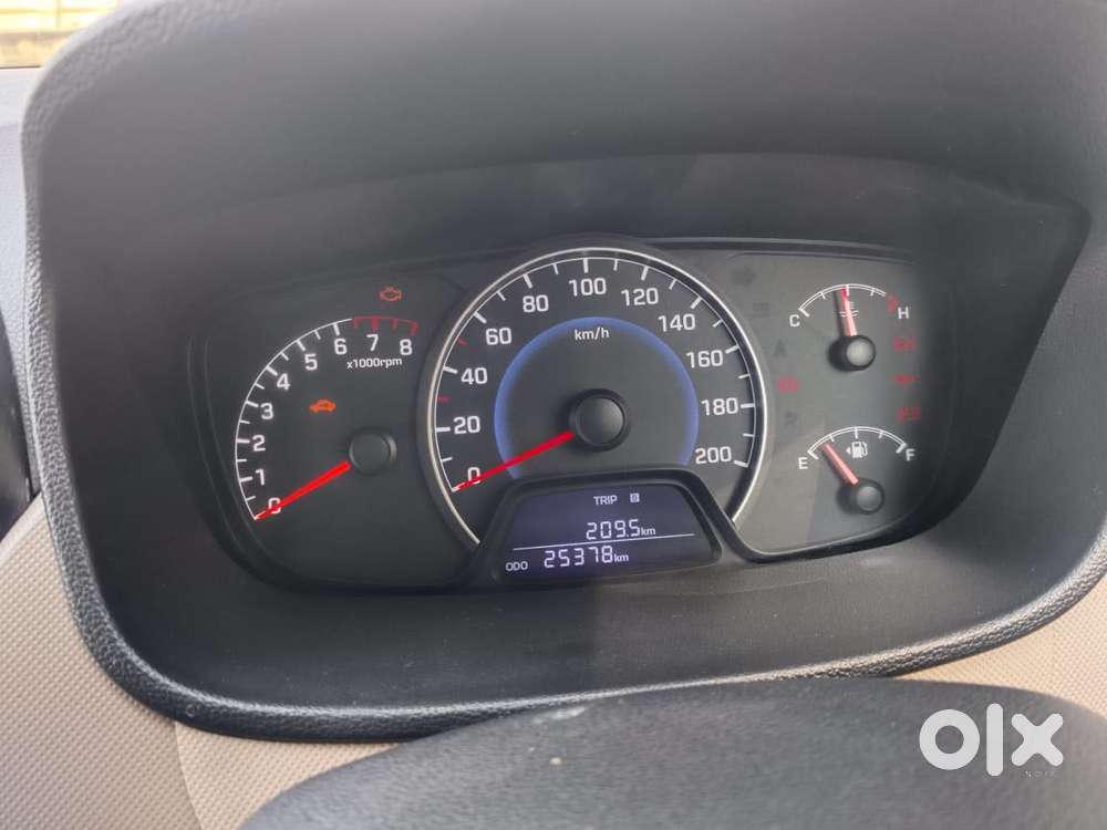 Hyundai Grand I10 2013-2016 Sportz, 2015, Petrol