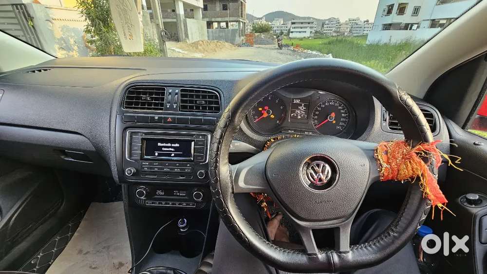 Volkswageon Polo 1l Tsi Comfortline Flash Red Colour Car.