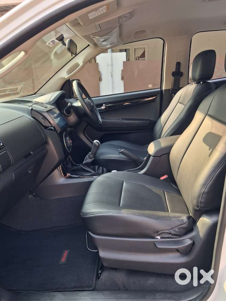 Isuzu D-max V-cross Z 4x4 Mt, 2022, Diesel