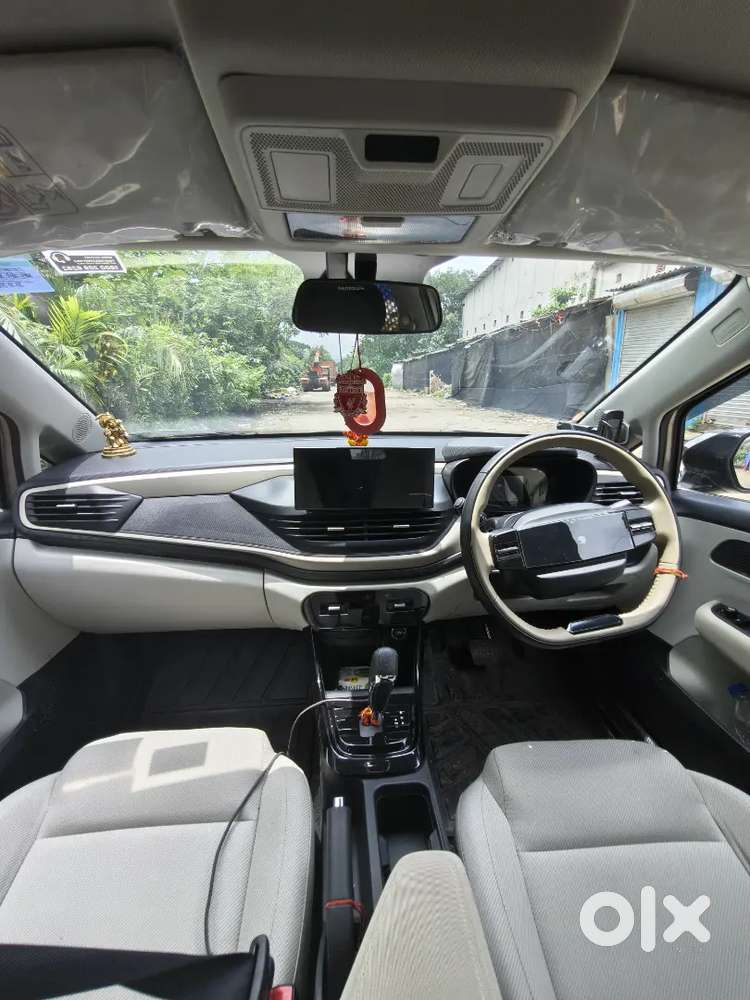 Tata Altroz Creative Petrol Automatic 2025