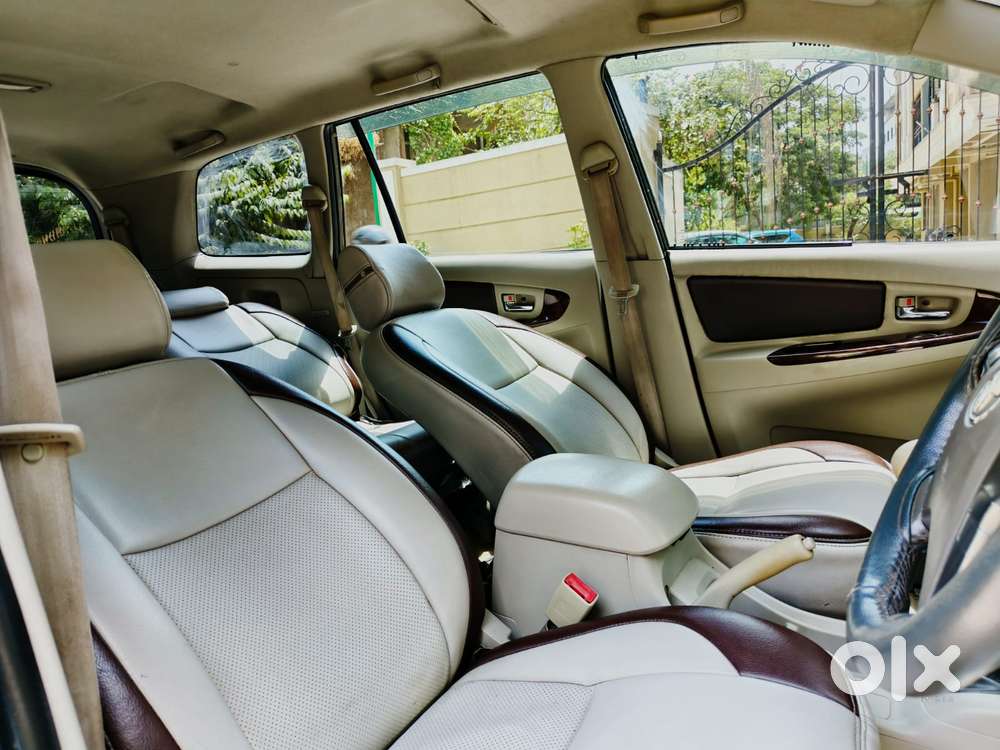 Toyota Innova 2.5 Vx 8 Seater Bs Iv, 2014, Diesel