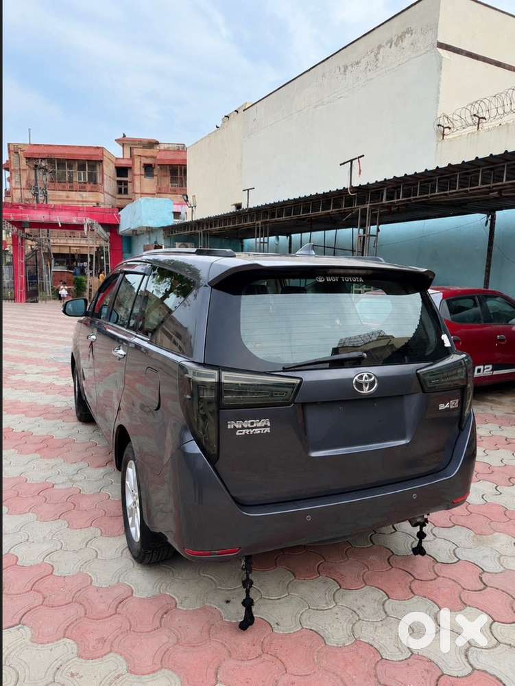 Toyota Innova Crysta 2019