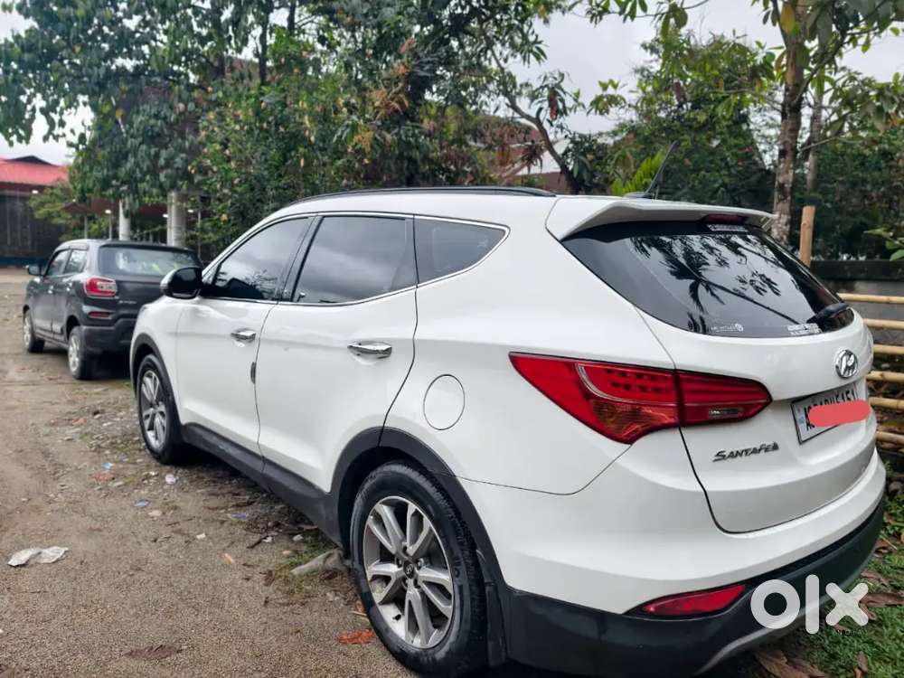 Hyundai Santa Fe 2016 Diesel Automatic, 70631 Km Driven
