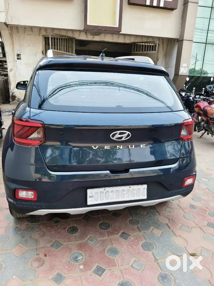 Hyundai Venue 2020 Petrol Well Maintained