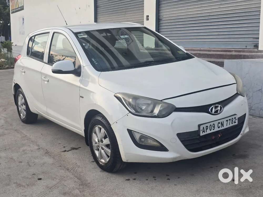 Hyundai I20 2012 Petrol 15 Km Driven