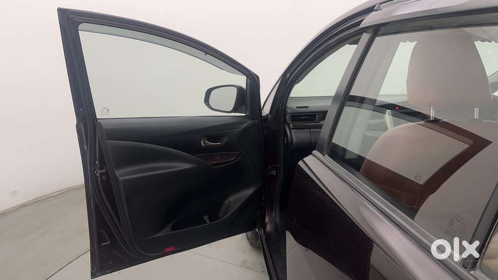 Toyota Innova Crysta 2.8 Gx At 8s, 2016, Diesel