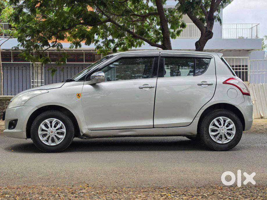 Maruti Suzuki Swift Vxi With Abs, 2012, Petrol