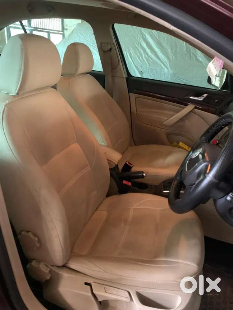 Skoda Laura Elegance 2012