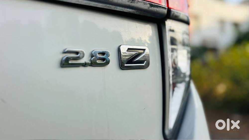 Toyota Innova Crysta 2.8 Zx At 7 Seater, 2017, Diesel