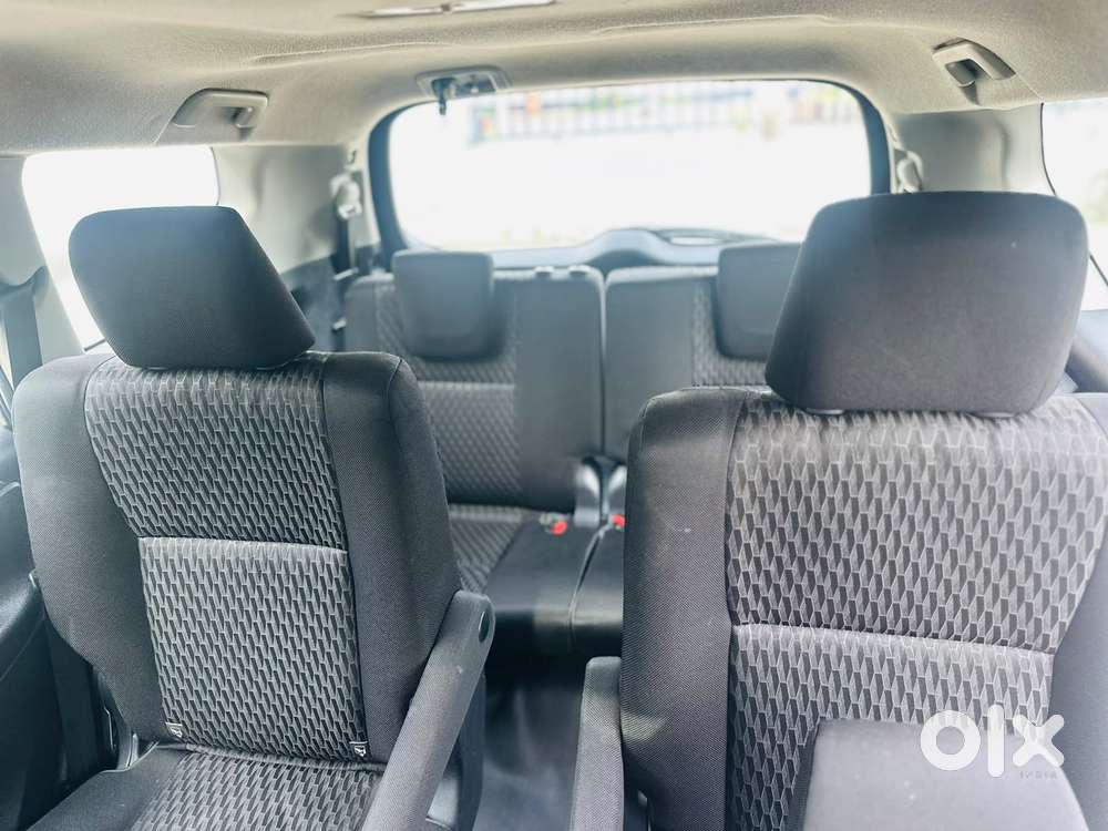 Toyota Innova Crysta 2.4 G Mt 7 Str, 2018, Diesel
