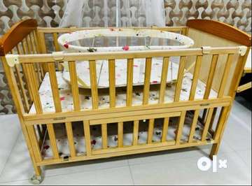 Babyhug kelly baby cot with bassinet online