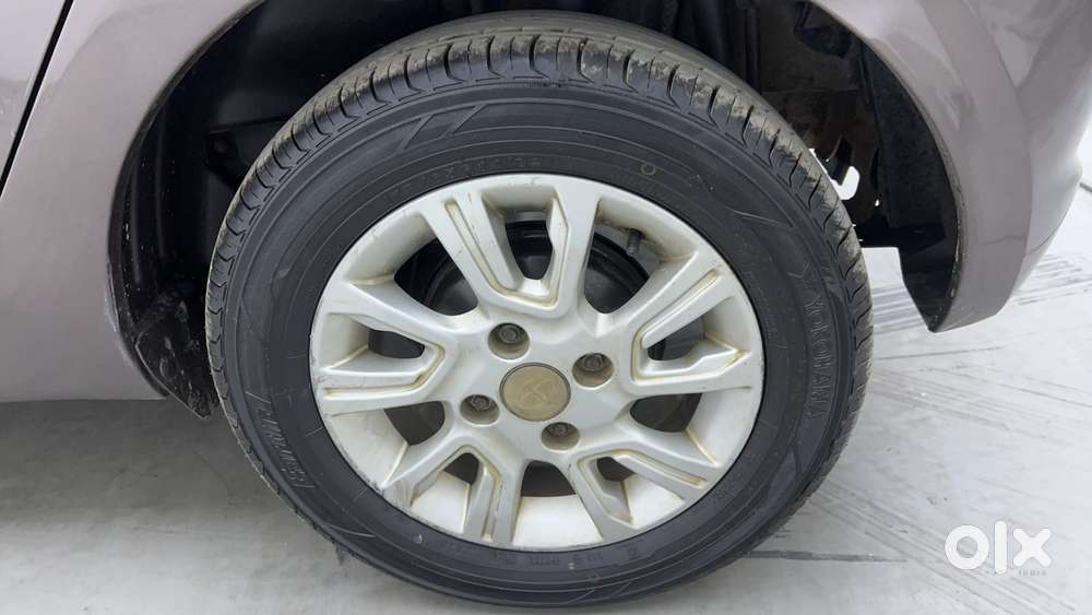 Tata Tiago Xza, 2018, Petrol