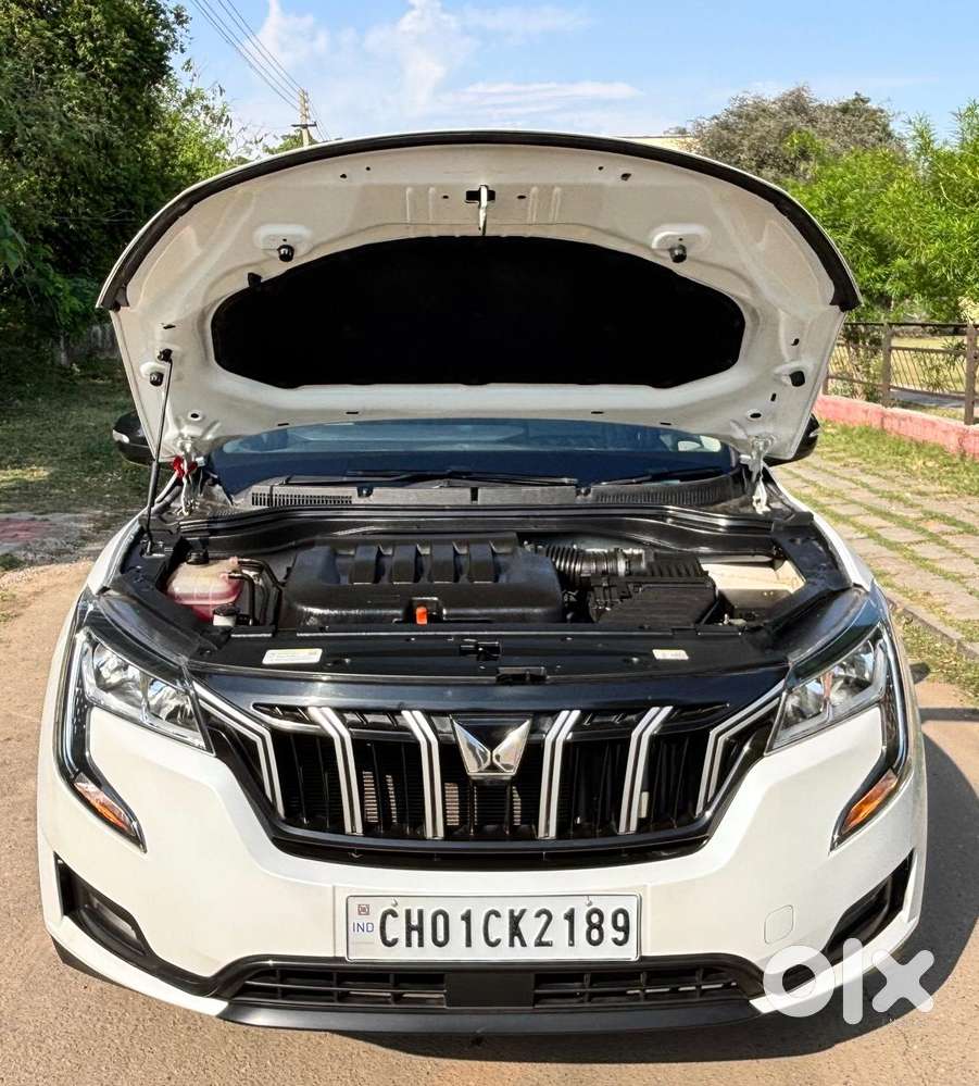 Mahindra Xuv700 2.0 Ax 5 Petrol Mt Str, 2022, Petrol