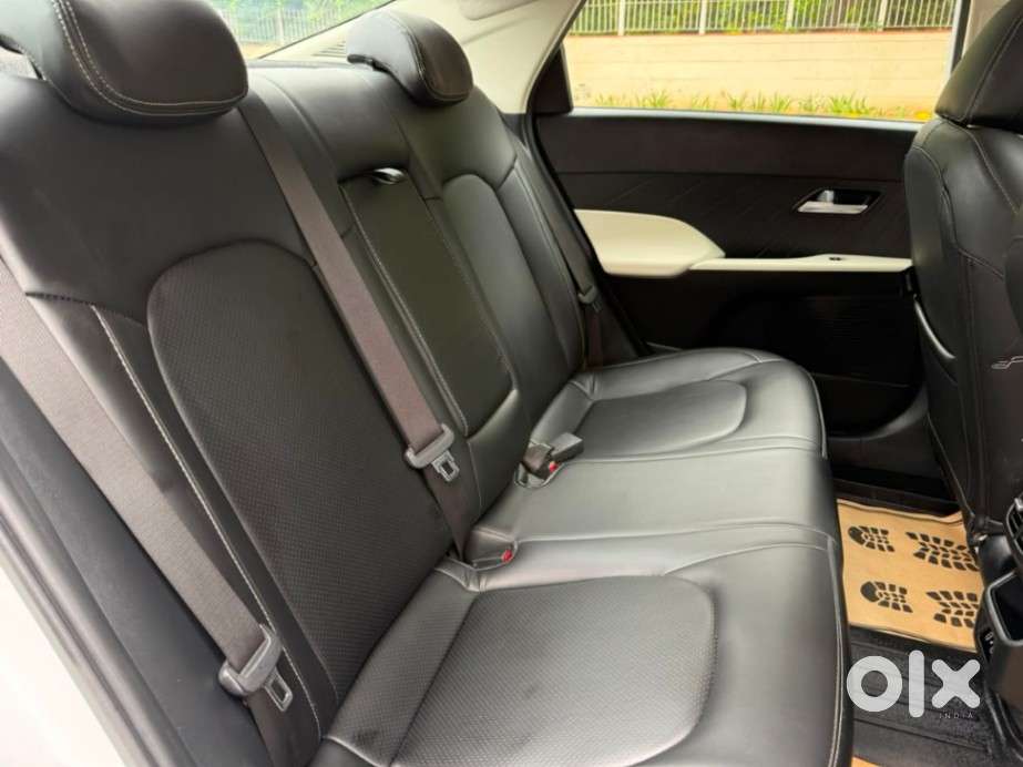 Hyundai Verna 1.5 Sx Ivt, 2024, Petrol