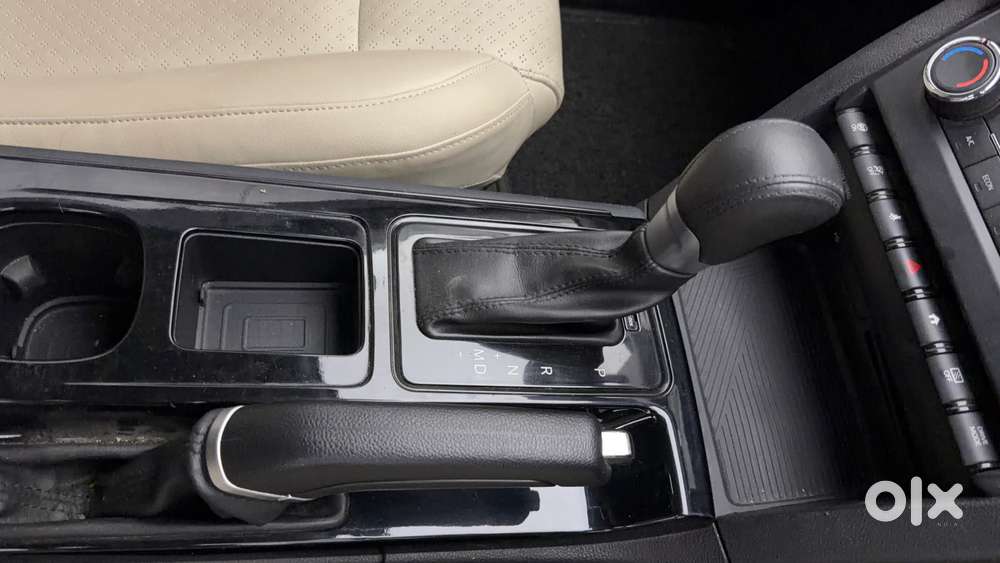 Mahindra Xuv700 2.2 Ax 5 Diesel At Str, 2022, Diesel