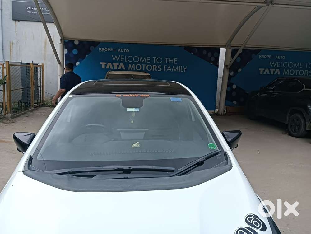 Tata Altroz Petrol 2024