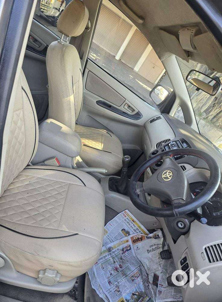 Toyota Innova 2.5 G (diesel) 7 Seater Bs Iv, 2011, Diesel