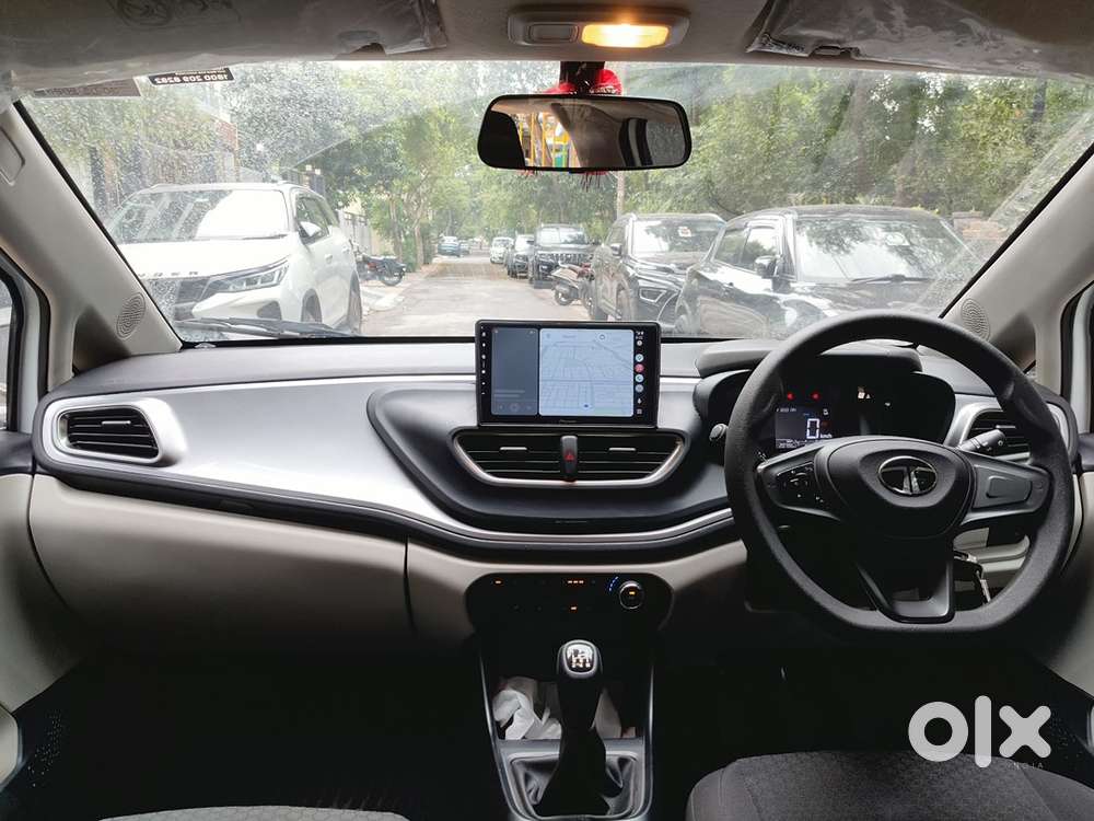 Tata Altroz 1.2 Petrol 2025