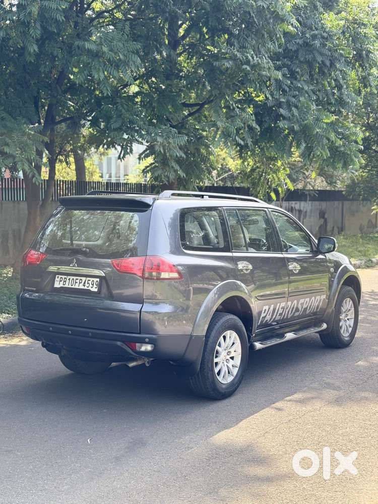 Mitsubishi Pajero Sport 4x2 At Dualtone Blacktop, 2016, Diesel