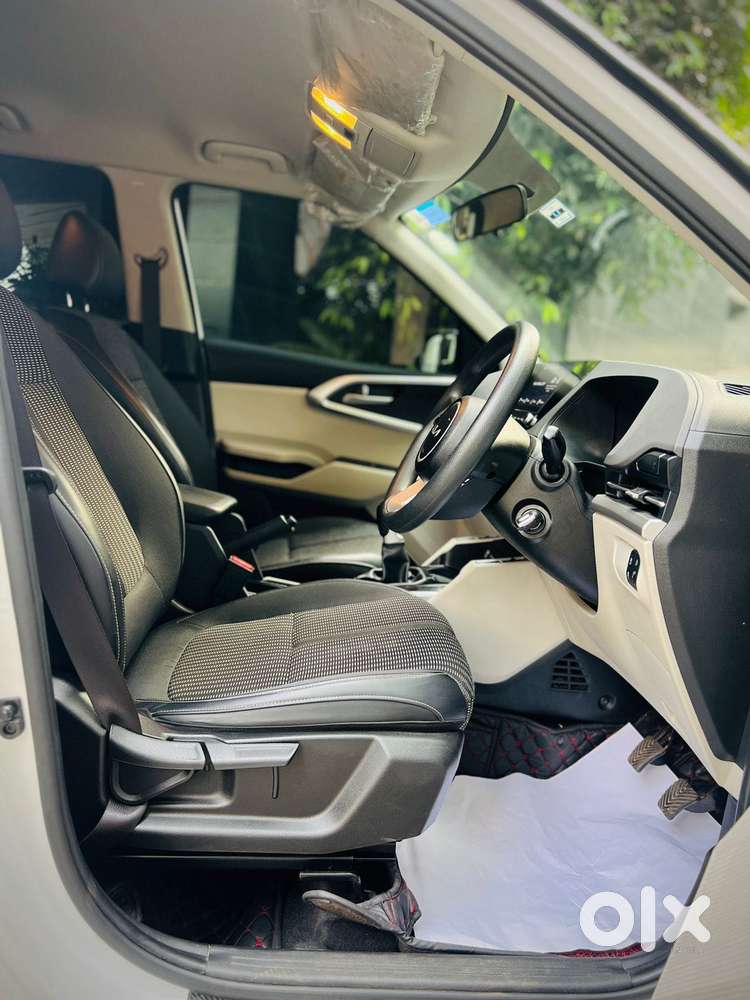 Kia Carens 1.5 Prestige 7 Str, 2023, Petrol