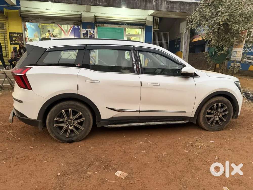 Mahindra Xuv700 2024 Diesel Well Maintained