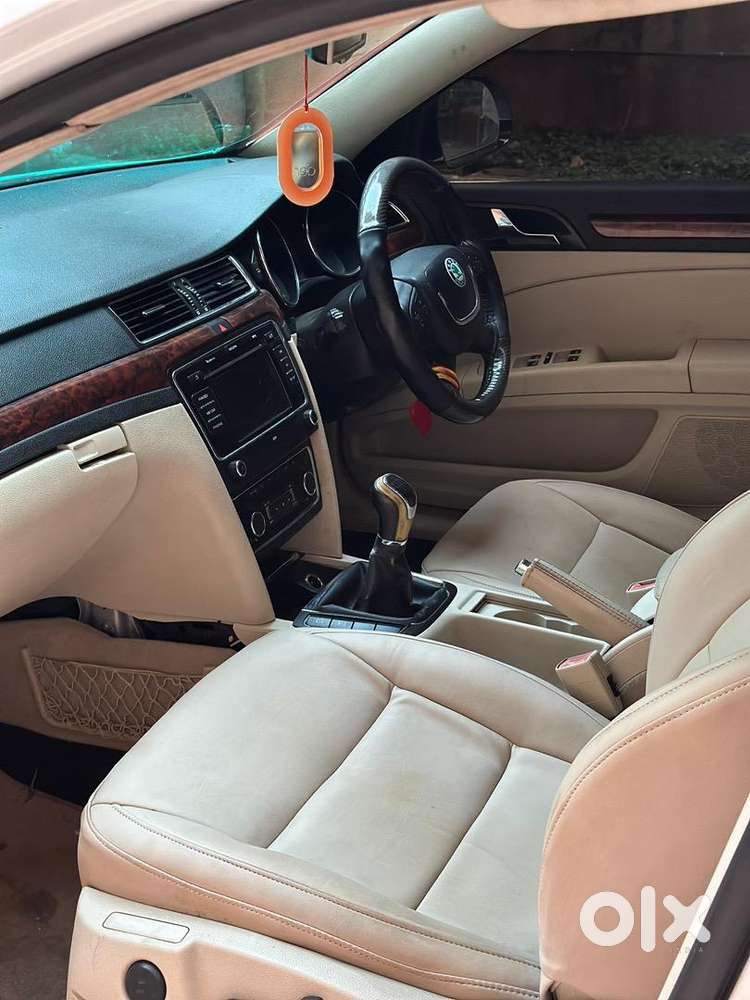 Skoda Superb 2012