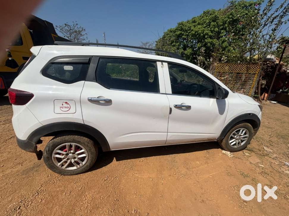 Renault Triber Rxt, 2017, Petrol