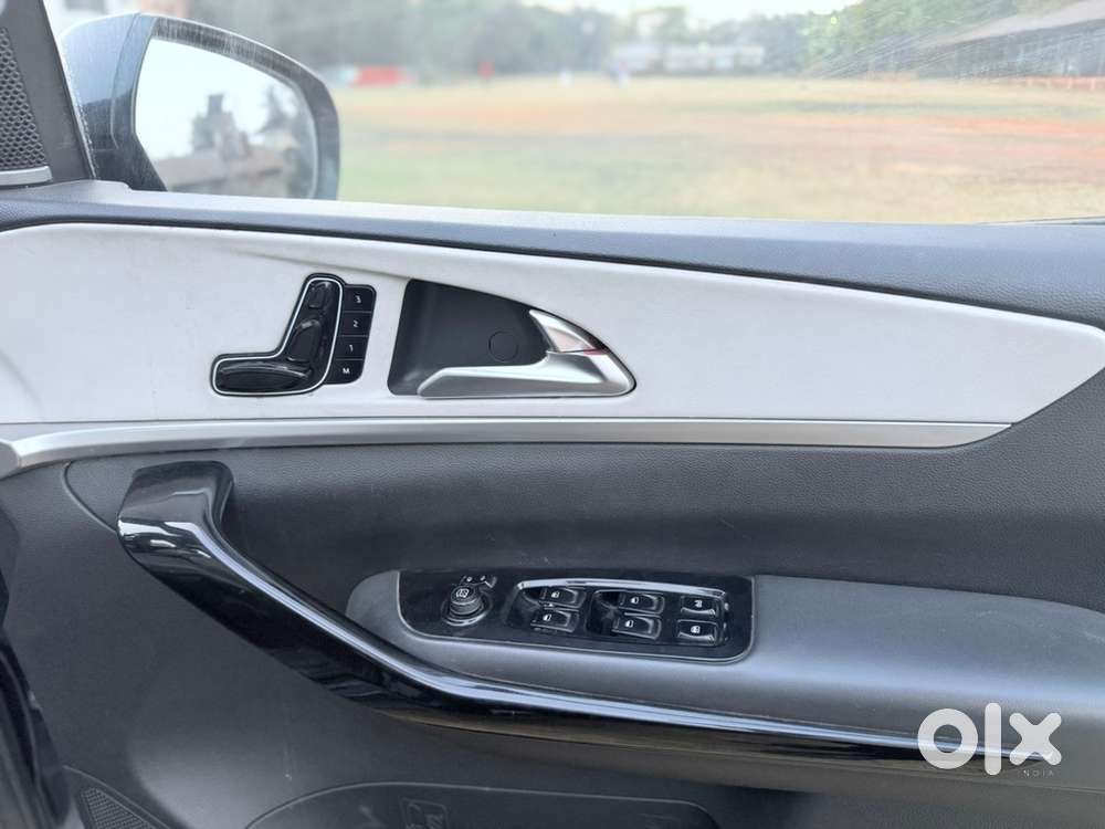 Mahindra Xuv 700 Ax7l 2023 Model